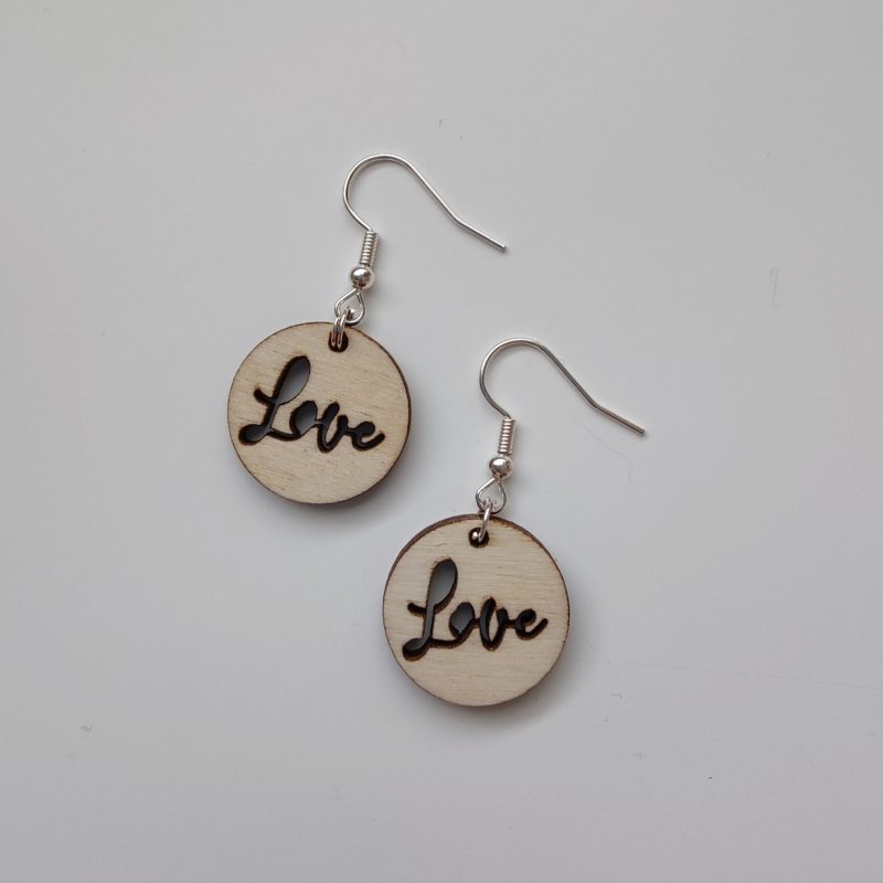 LOVE -korvakorut